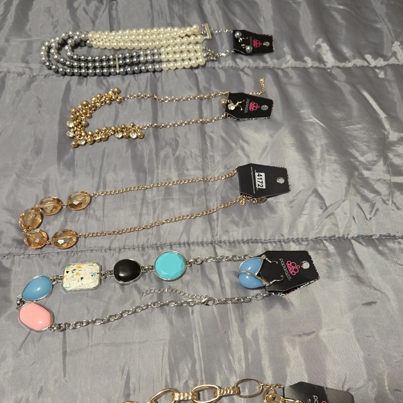 ALL 22 Paparazzi Jewelry for $100 - Picture 15 of 16
